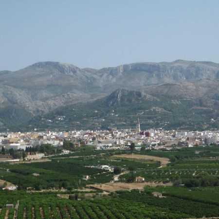 Stunning 2-Bed Apartment In Pego Esterno foto