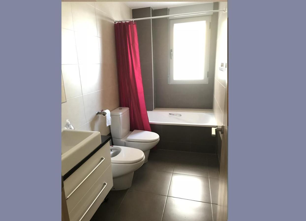 Stunning 2-Bed Apartment In Pego Esterno foto